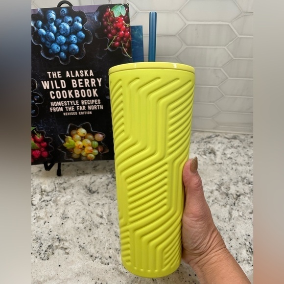 Starbucks 2024 Lime Green Geometric Stainless Steel Cold Cup. NWT.It’s a beauty! - Picture 4 of 8